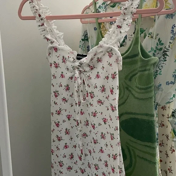 Summer dresses - Picture 2 of 2